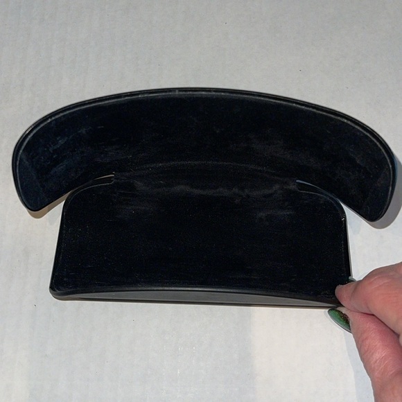 A/X Armani Exchange Black Hard Shell Curved Glasses Case - Picture 3 of 4